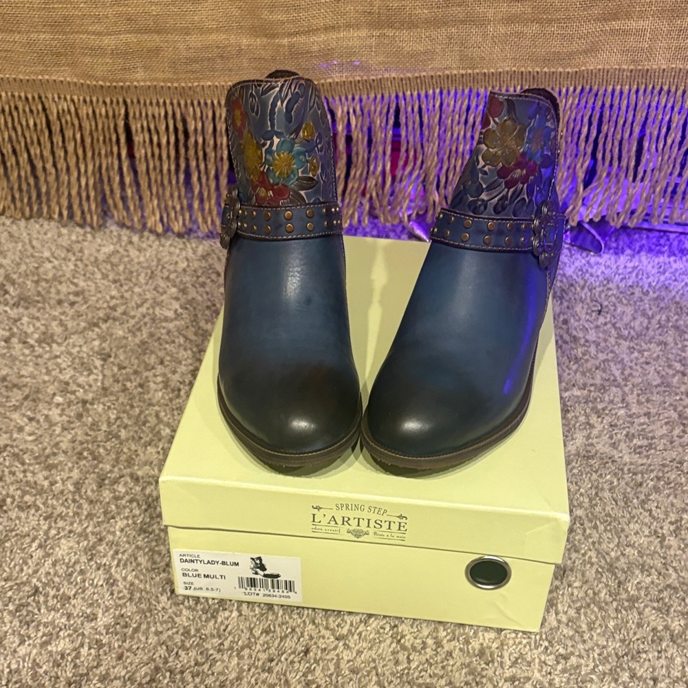 L'ATISTE Blue Ankle Boots with Floral Design
